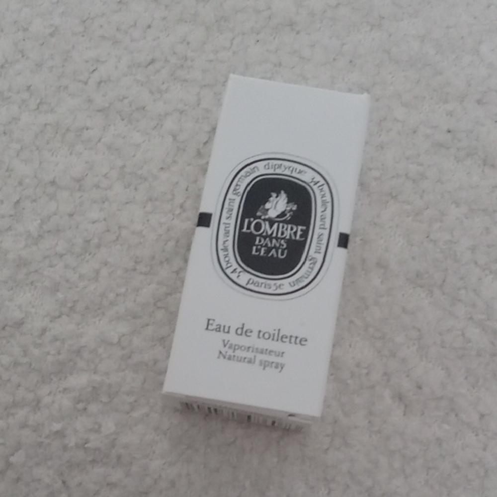 Diptyque L'Ombre Dans L'Eau Eau de Toilette - Classic White and Black
